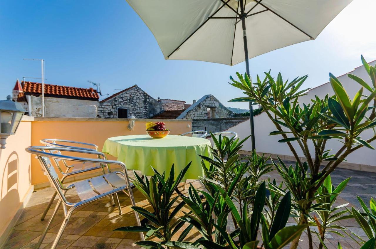 Apartments Old Town Trogir Exterior photo